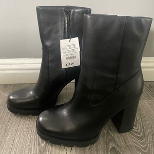 Size is too big and was not able to return it back on time.